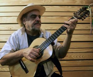 Vinte violeiros expõem a diversidade do toque do instrumento no álbum Viola paulista II