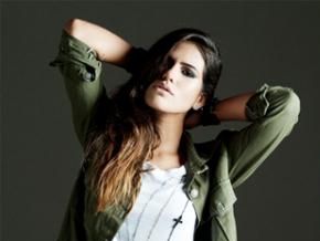 Filha de Glória Pires protagoniza nova campanha de moda