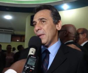 Prefeito Gilberto Jr prestigiou homenagem ao Pastor Manoel Freitas e centenário da Igreja Batista