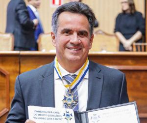 Ciro Nogueira recebe medalha do Mérito da Justiça Federal do Piauí