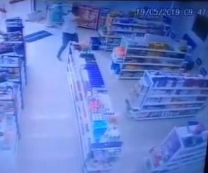 Vídeo mostra major atirando contra bandidos em farmácia de Teresina