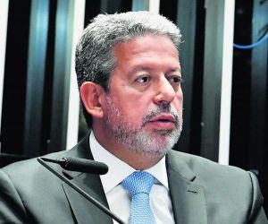 Lira é pressionado a fazer eleição para o TCU em fevereiro