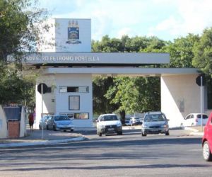 UFPI realiza processos seletivos para professores com salário de até R$ 6,4 mil