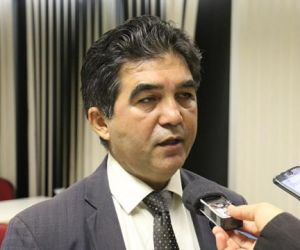 Líder do governo pede compreensão para aprovação da reforma administrativa