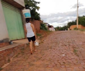 Moradores afirmam que Guaribas está há 10 dias sem abastecimento de água