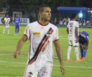 Jogador, empreendedor e evangélico: a rotina de Kamar de volta a Floriano