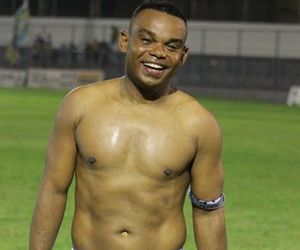 Vitamina de abacate, banana e salada: Bala revela dieta para ter "tanquinho"