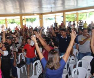 Professores aceitam proposta do governo e encerram greve