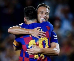 Arthur e Griezmann marcam e Barça vence, mas Messi sai cedo com dores e preocupa