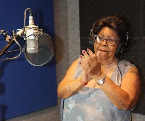 Aos 80 anos, Tia Surica celebra o centenário do compositor Manacéa em álbum com a nobreza do samba