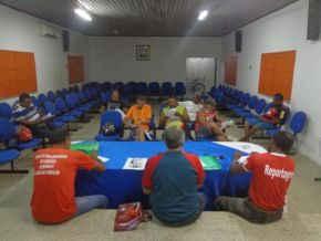 Dirigentes de equipes do Campeonato de Futebol Amador participaram de reunião da LFF