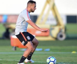 Corinthians celebra volta de Maycon em jogo contra o Flamengo