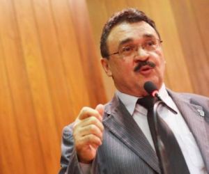 Antônio Uchôa pede implantação do Luz para Todos em municípios