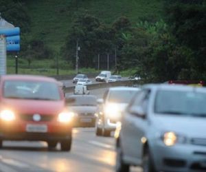 Uso do farol baixo durante o dia será obrigatório em rodovias a partir de sexta (8)