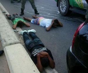 Suspeitos são detidos pela PM com papéis de uso restrito do Detran-PI