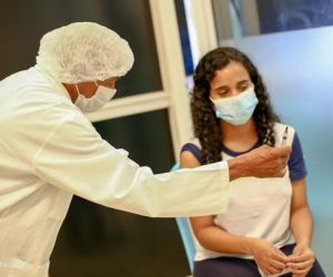 Adolescentes sem comorbidades começam a receber vacina nesta quarta em Teresina