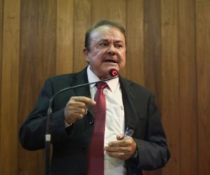 Sessão solene comemora 10 anos da Escola do Legislativo