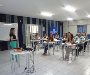 Cajueiro Motos realiza treinamento sobre gestão estratégica de vendas