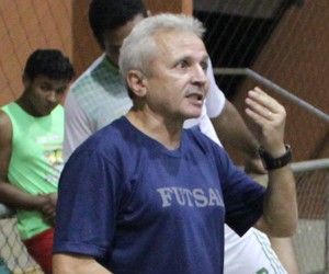 Técnico do Tabajaras, Hélio pede time mais constante no Piauiense de futsal