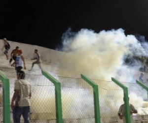 Torcida Esporão de Galo é escoltada pela Força Tática após confusão no Estádio Tiberão