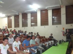Físico oeirense apresenta livro sobre "Energia Solar" no IFPI em Floriano