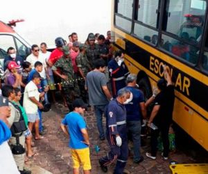 Empregada doméstica morre esmagada por ônibus escolar na BR-343