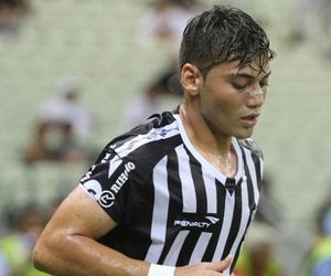 Após "pulo" no Flamengo-PI, meia Luiz Henrique fecha com Parnahyba