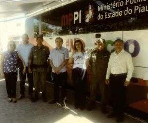 PROCON Itinerante oferta serviços na cidade de Floriano