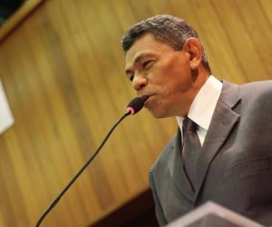 João de Deus condena projetos contrários aos trabalhadores