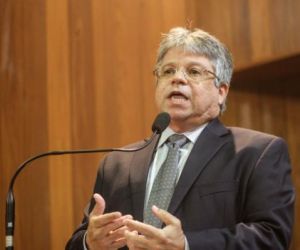 Gustavo Neiva volta a falar sobre contas maquiadas no Governo