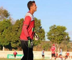 "Vou dar o meu máximo", diz Robson sobre briga para ser titular no River-PI
