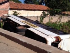 Motorista de ônibus envolvido em acidente é detido após receber alta