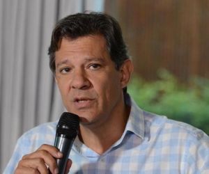 Haddad diz que Bolsonaro vive em "mundo paralelo"