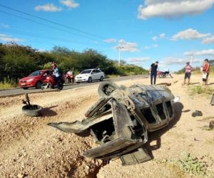 Irmãos morrem e outras duas pessoas ficam feridas em acidente na PI-243