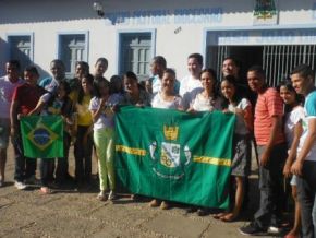 Delegação de jovens de Floriano embarcou para o Rio de Janeiro