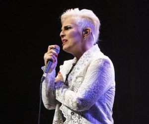 Isabella Taviani monta painel histórico do cancioneiro autoral feminino no show "Letras de mulher"