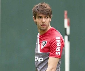 Kaká preocupa os médicos e pode ficar fora da partida contra o Criciúma