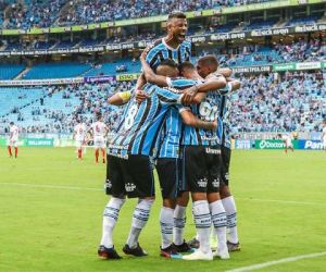 Grêmio vence o São Luiz com facilidade e enfrentará o Internacional na final