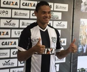 Figueirense apresenta florianense Hélder como novo contratado
