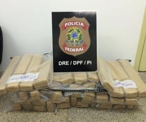 PF prende mulher transportando maconha em ônibus clandestino