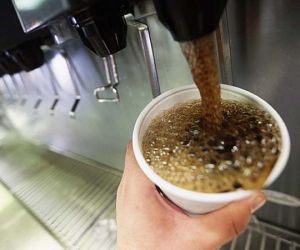 Ministro da Saúde quer proibir refil de refrigerante em fast foods