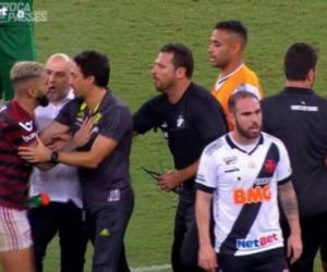 Gerente do Vasco agride Gabigol durante confusão em campo após o clássico