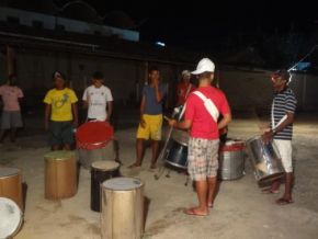 Blocos e Escolas de Samba de Floriano fazem ensaios nos bairros da cidade