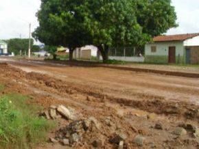 Após protesto de moradores prefeitura tenta amenizar problema no Anel Viário