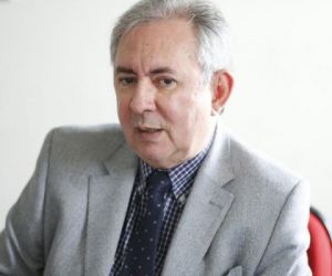 João Henrique aposta em rompimento entre PT e PMDB