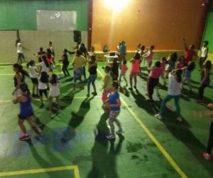 Dia da Mulher é comemorado com momento fitness na Escola Pequeno Príncipe