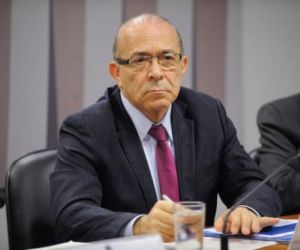 Padilha: desconto do diesel chega às bombas até segunda