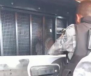 Homem é preso com carro roubado após perseguição policial e colidir com dois veículos em Teresina