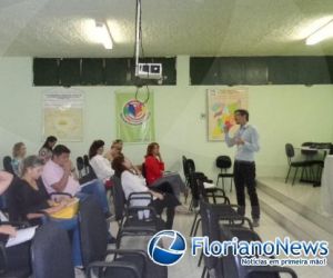 Servidores da saúde se reúnem para falar sobre implantação da Ouvidoria do SUS em Floriano