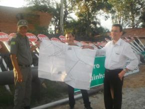 Autoridades visitam empresa que está realizando sinalização em Floriano